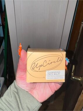 Cleansing face balm